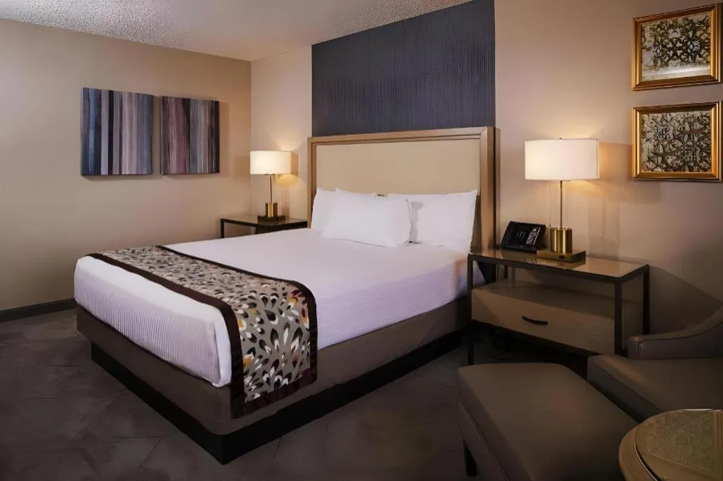 Bed in Sam's Town Hotel and Gambling Hall