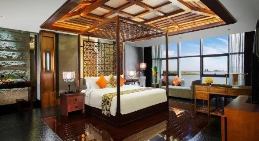 Bed in Worldhotel Grand Dushulake Suzhou