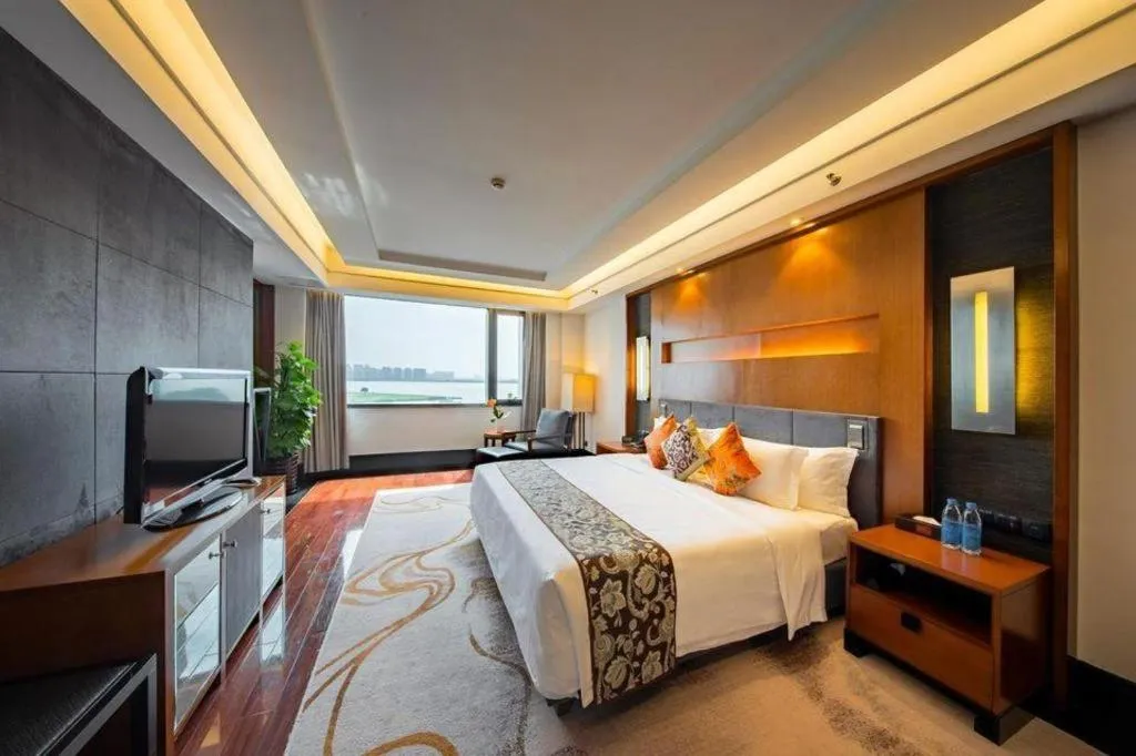 Bed in Worldhotel Grand Dushulake Suzhou