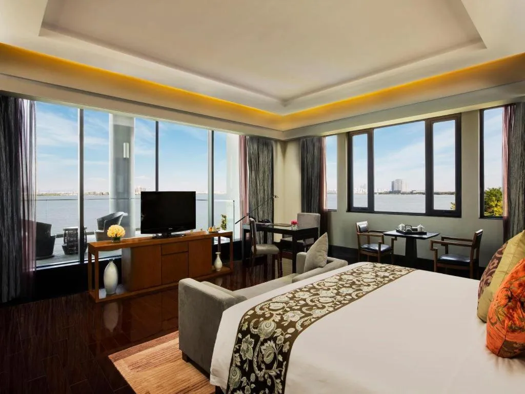 Bed in Worldhotel Grand Dushulake Suzhou