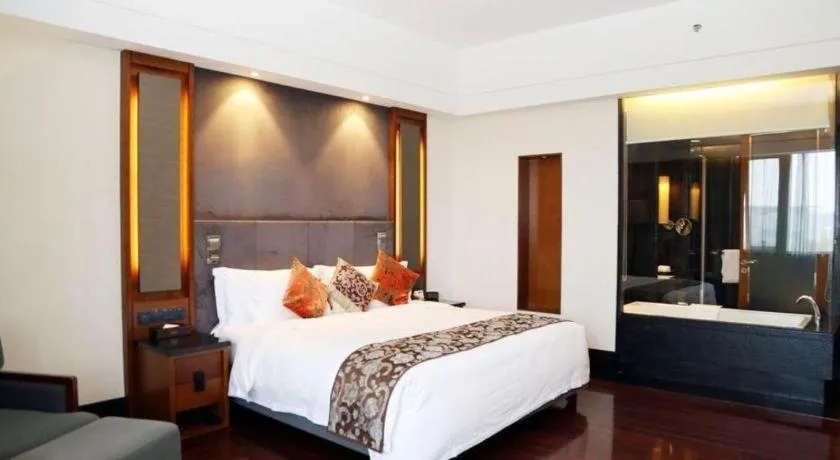 Bed in Worldhotel Grand Dushulake Suzhou