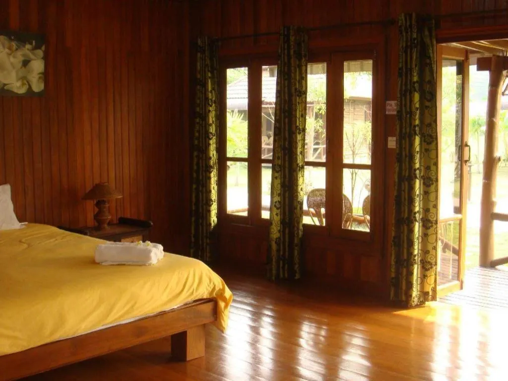 Bed in Indie House @ Maerim