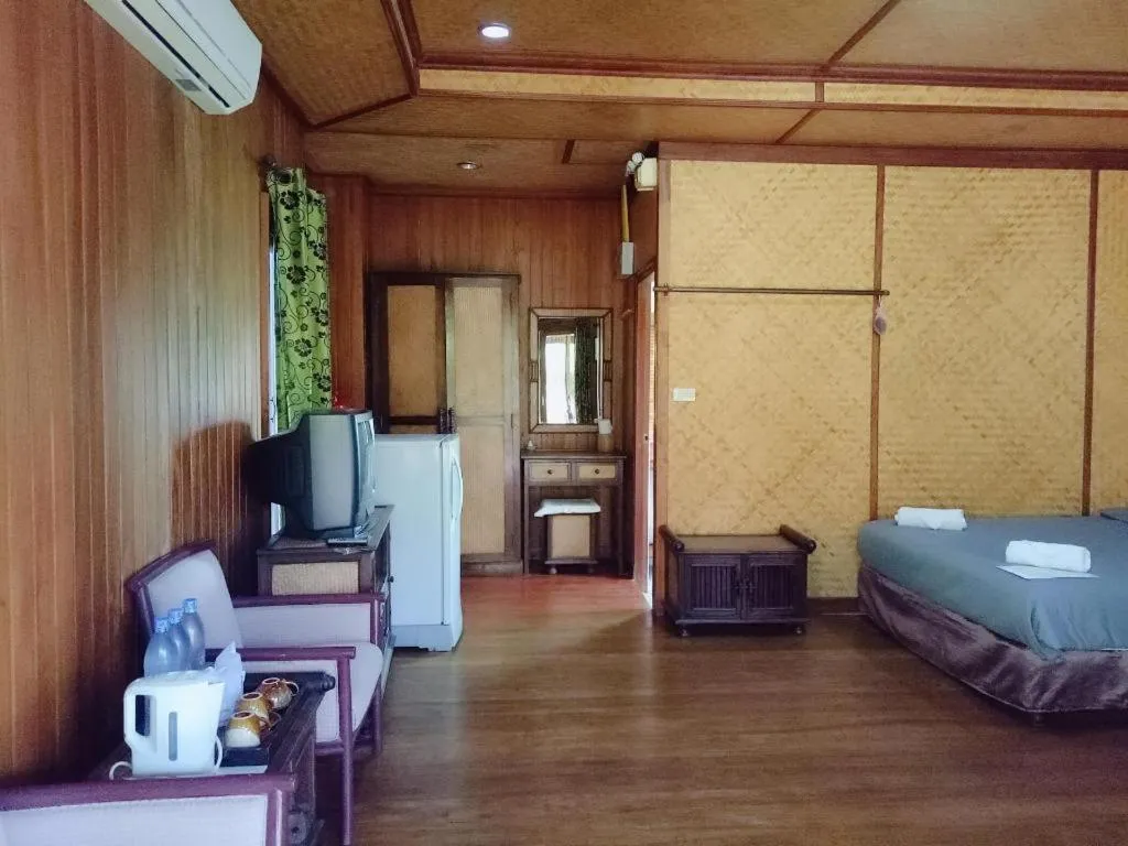 Bed in Indie House @ Maerim