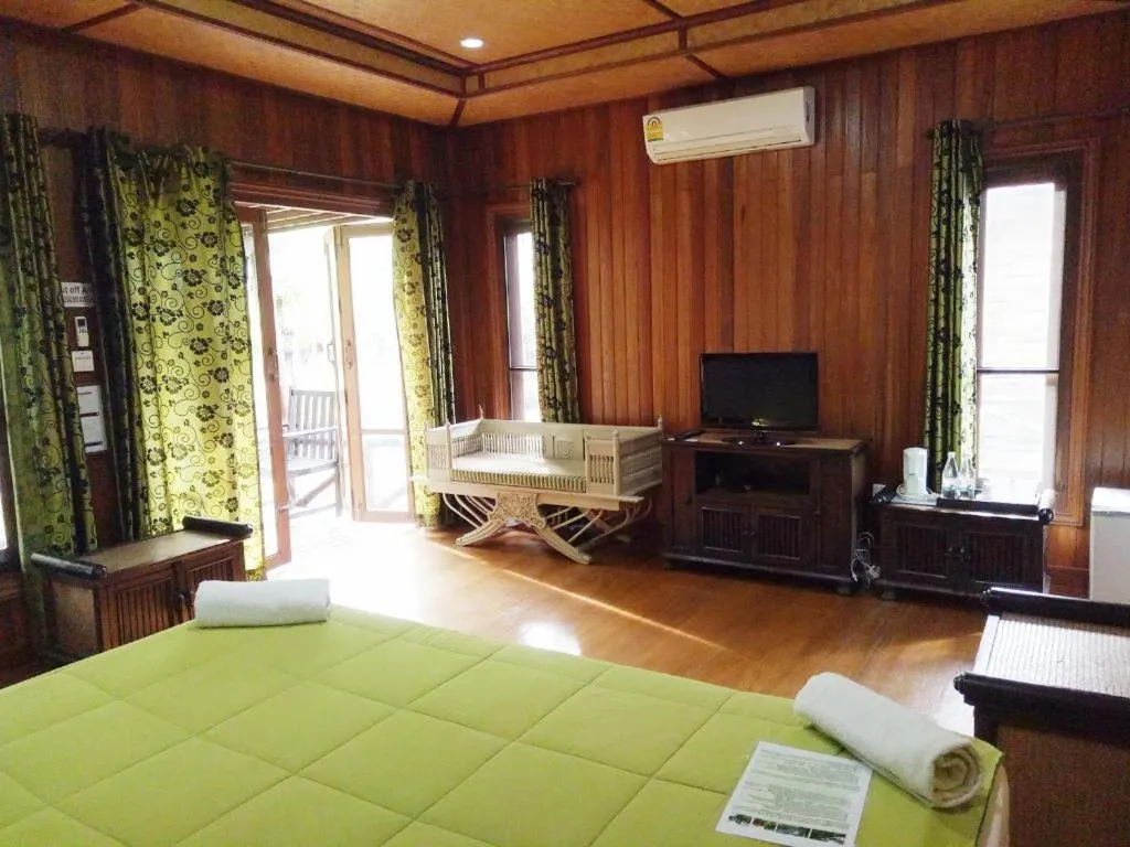 Bed in Indie House @ Maerim