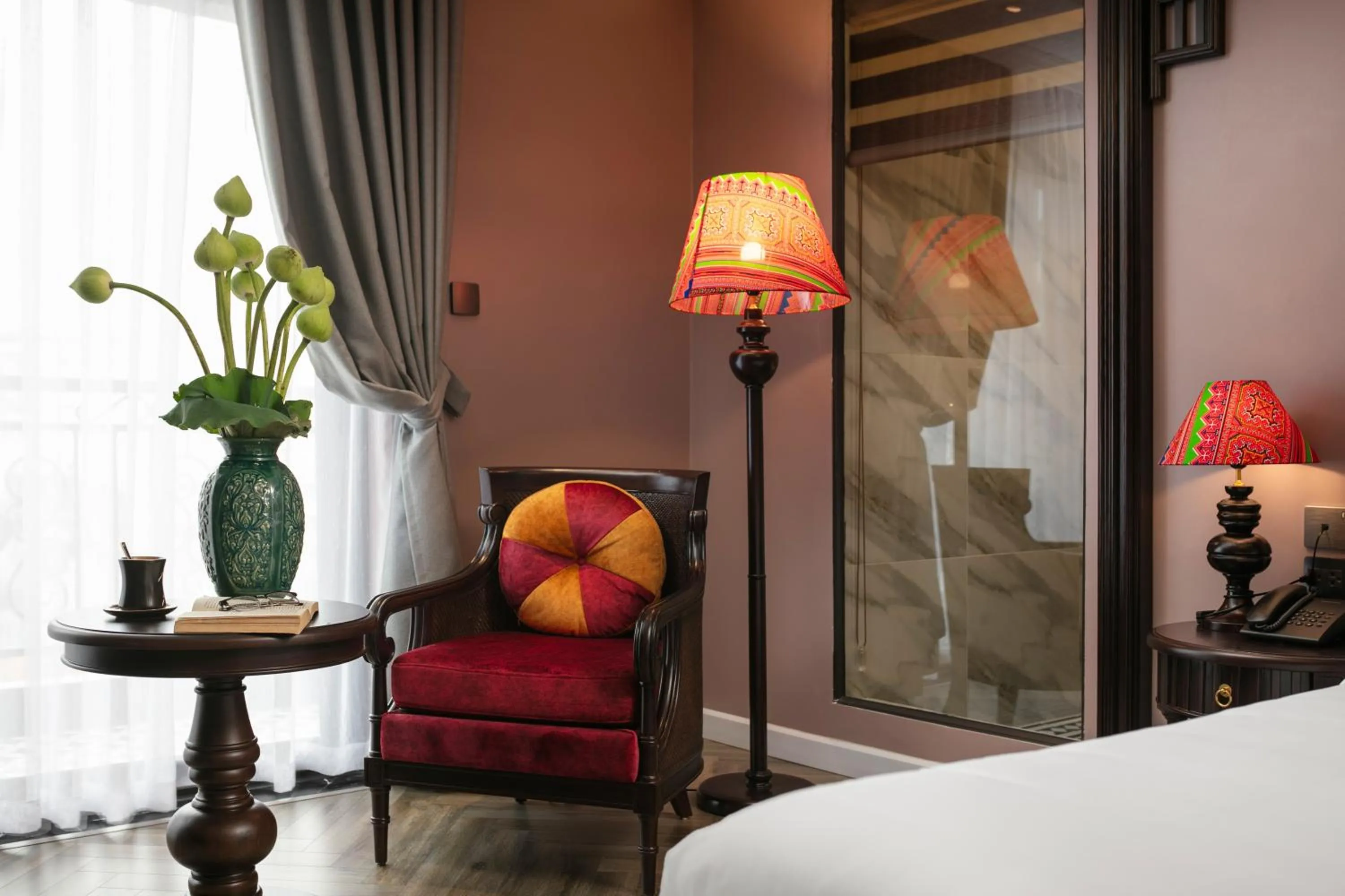 Seating area, Bed in Acoustic Premium Hotel & Spa