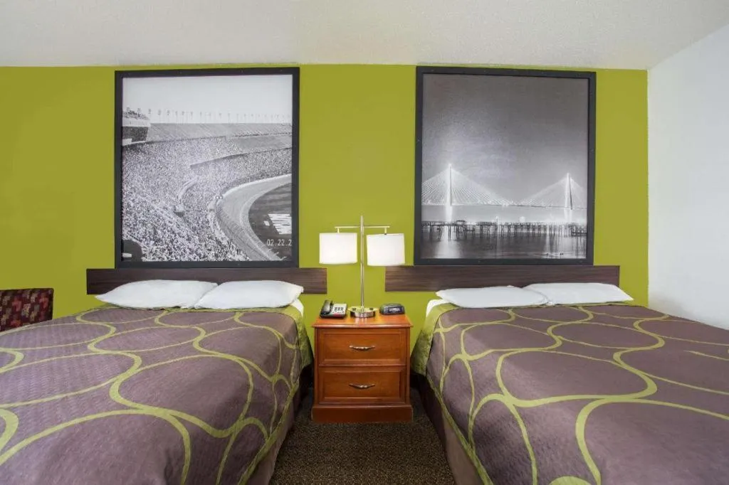 Bed in Super 8 By Wyndham Franklin