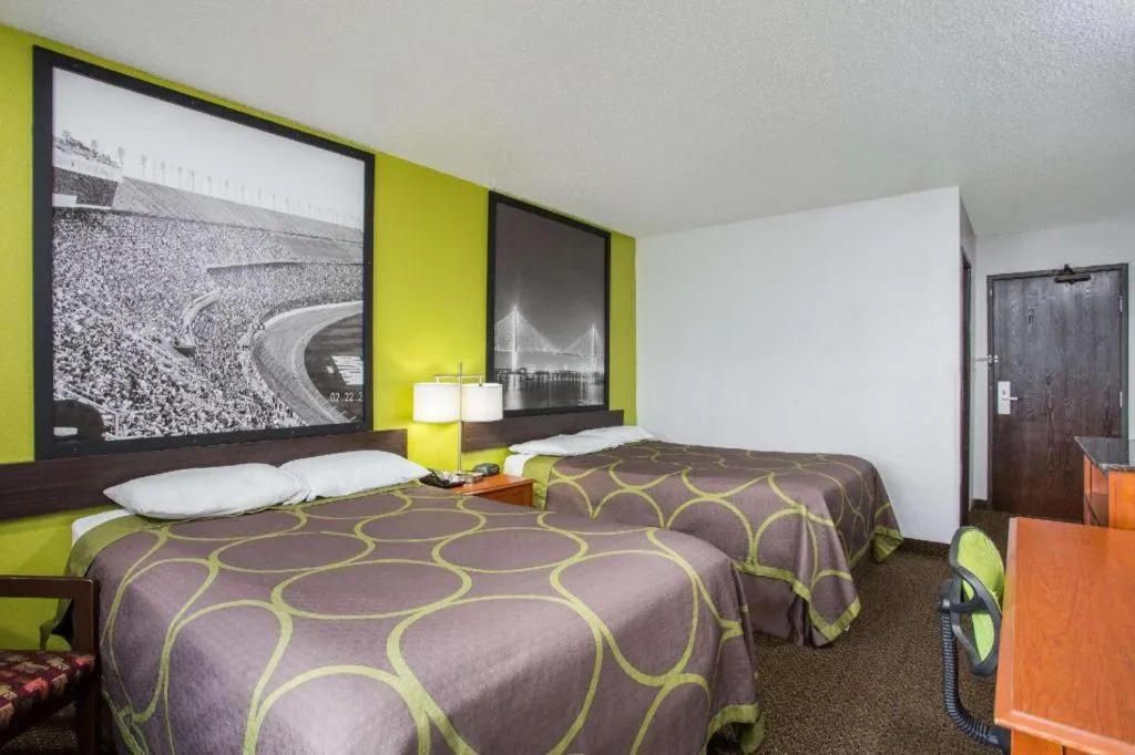 Bed in Super 8 By Wyndham Franklin