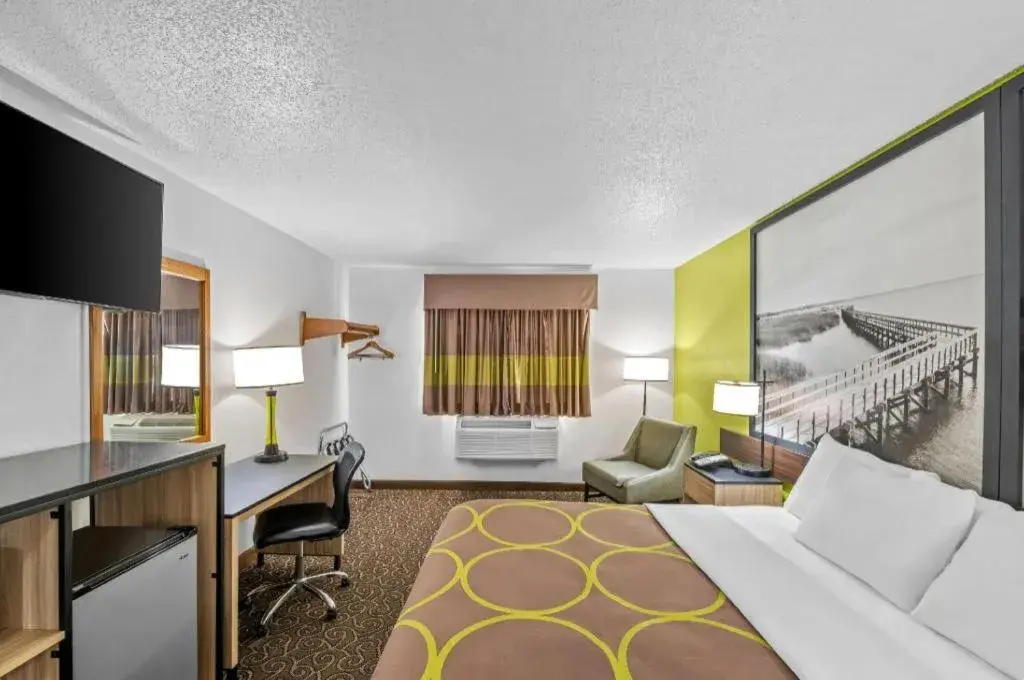 Bed in Super 8 By Wyndham Franklin Bed in Super 8 By Wyndham Franklin