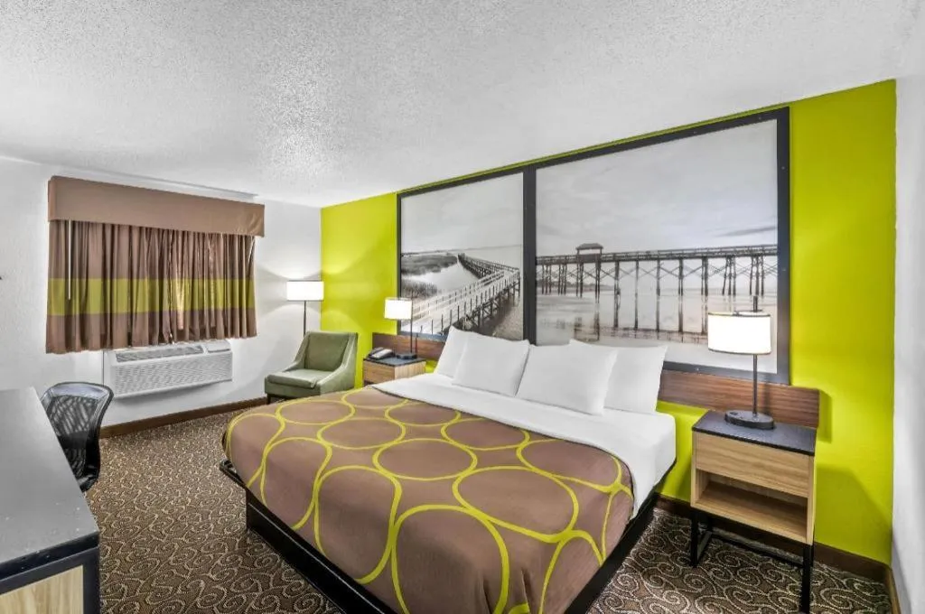 Bed in Super 8 By Wyndham Franklin