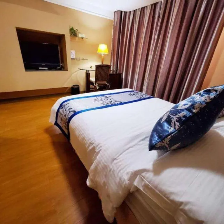 Bed in Hedong Hotel