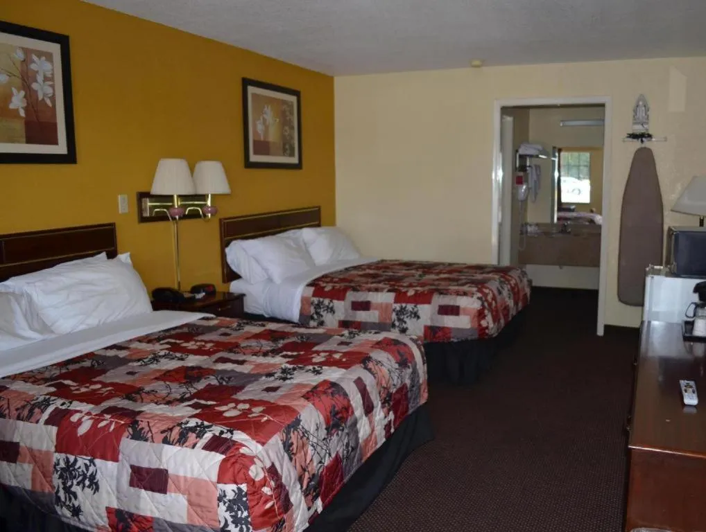 Bed in Americas Best Value Inn Batesville