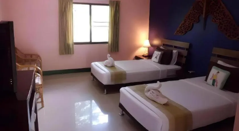 Bed in Ruen Kaew Resort