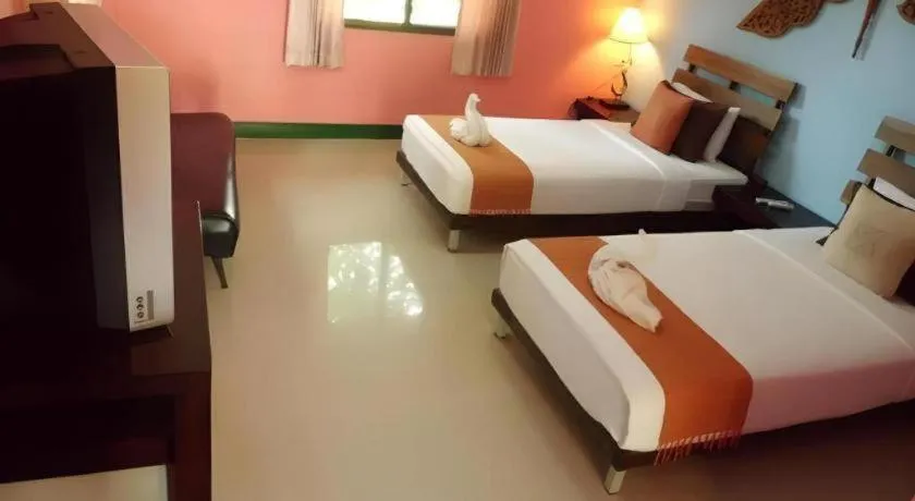 Bed in Ruen Kaew Resort