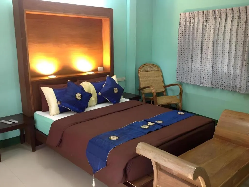 Bed in Ruen Kaew Resort