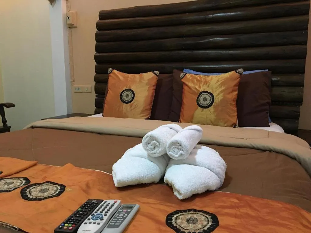 Bed in Ruen Kaew Resort