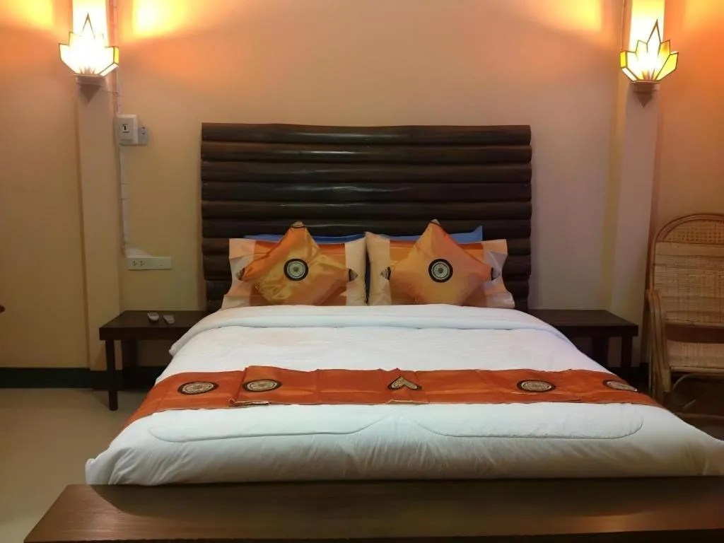 Bed in Ruen Kaew Resort