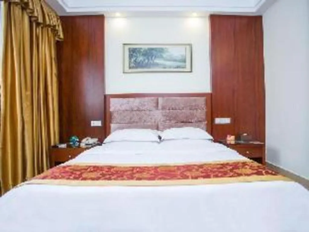 Bed in GreenTree Inn Shenzhen Kengzi Town Express Hotel