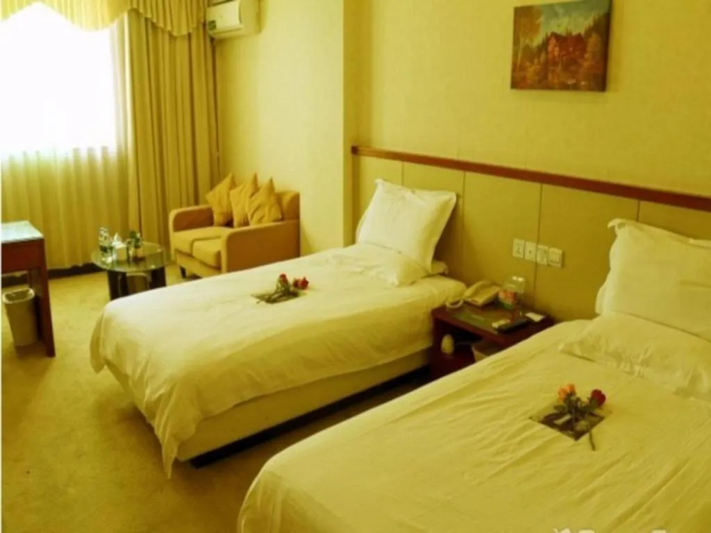 Bed in GreenTree Inn Shenzhen Kengzi Town Express Hotel