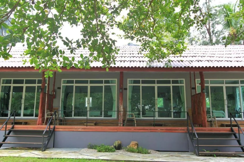 Baan Chao Mai Beach House