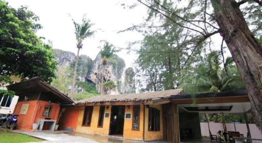 Baan Chao Mai Beach House