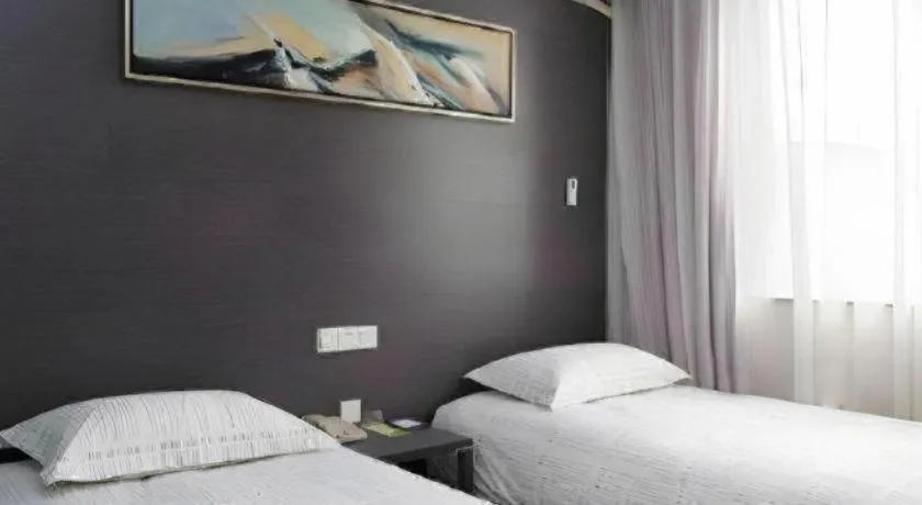 Bed in Goodrich Hotel