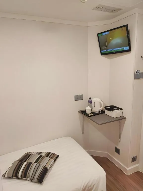 Bed in Goodrich Hotel