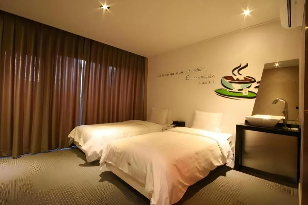 At Noon Hotel in Jeju