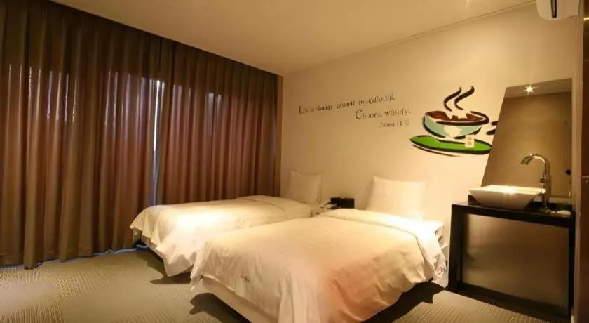 At Noon Hotel in Jeju