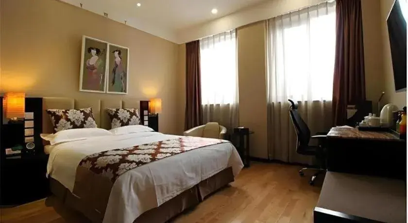 Bed in AC Embassy Hotel Bed in AC Embassy Hotel