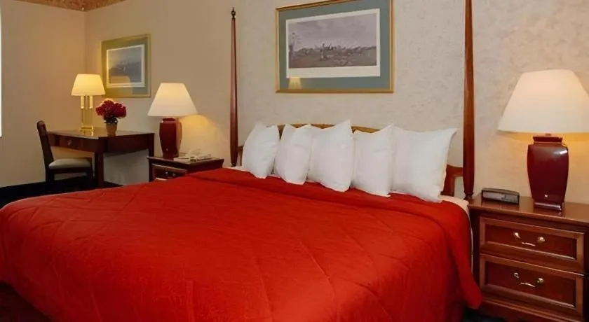 Bed in Quality Inn