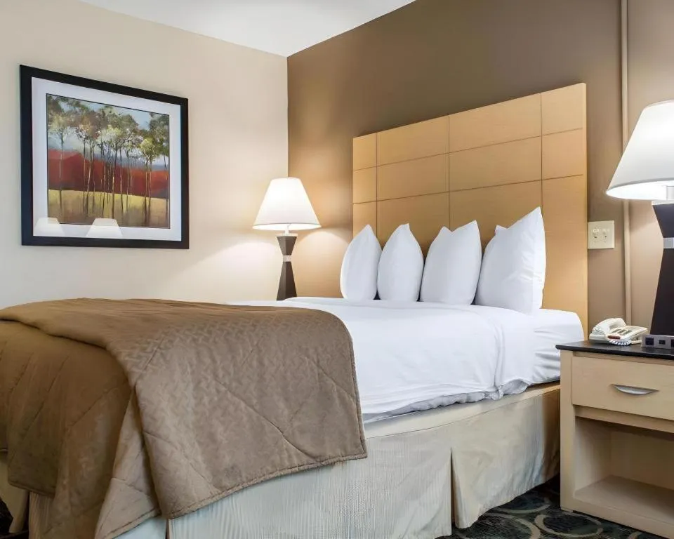 Bed in Quality Inn
