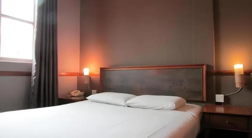 Bed in Four Chain View Hotel