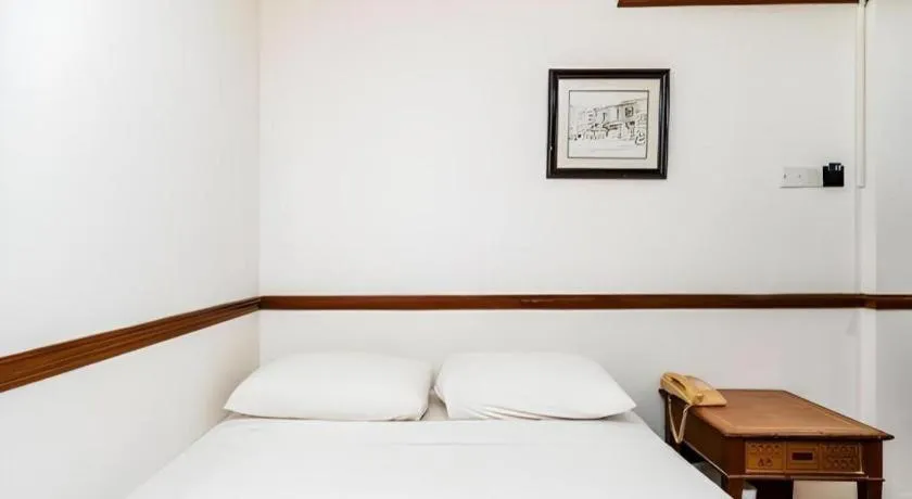 Bed in Four Chain View Hotel