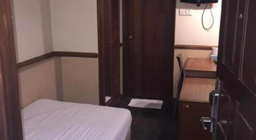 Bed in Four Chain View Hotel