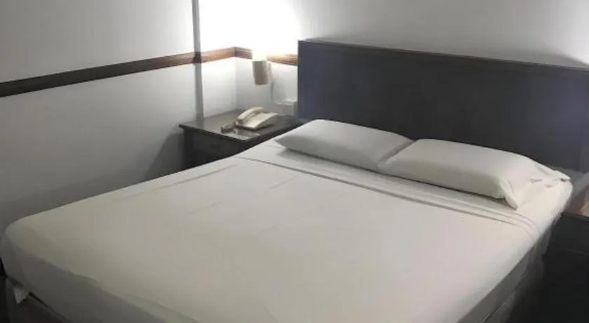 Bed in Four Chain View Hotel