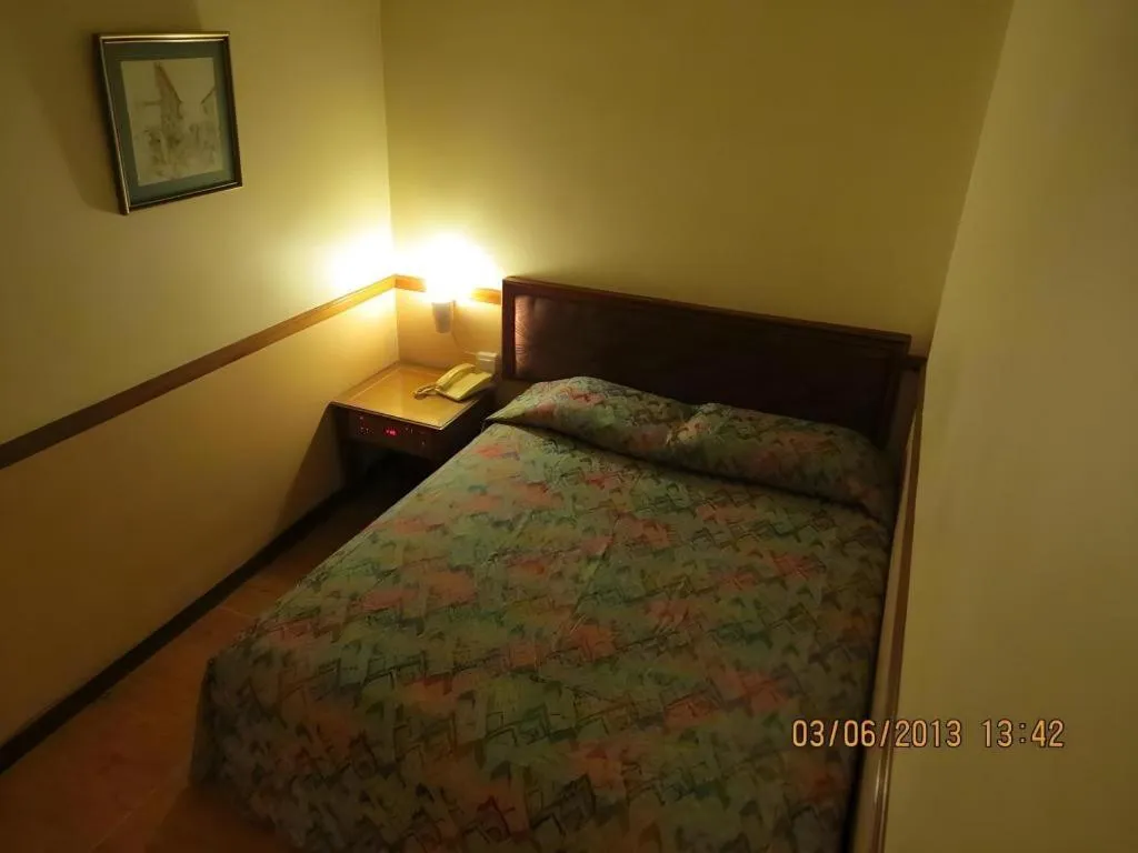 Bed in Four Chain View Hotel