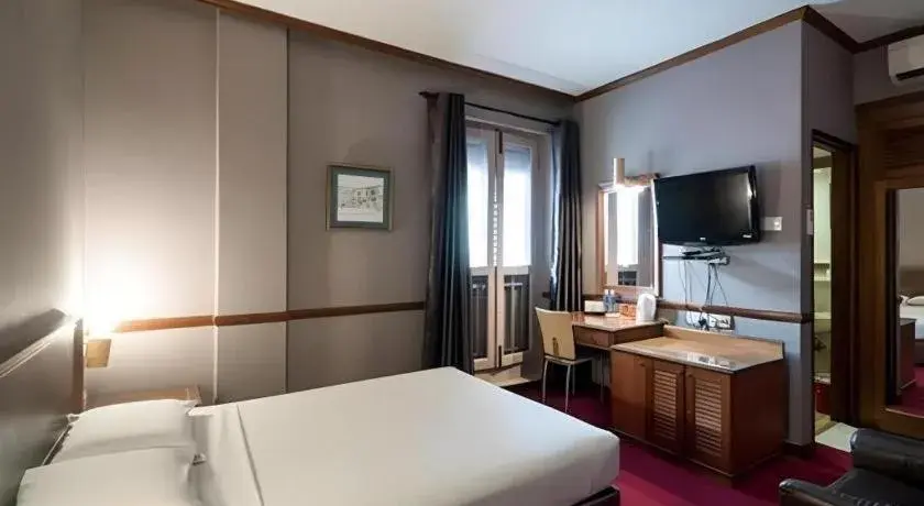 Bed in Four Chain View Hotel Bed in Four Chain View Hotel