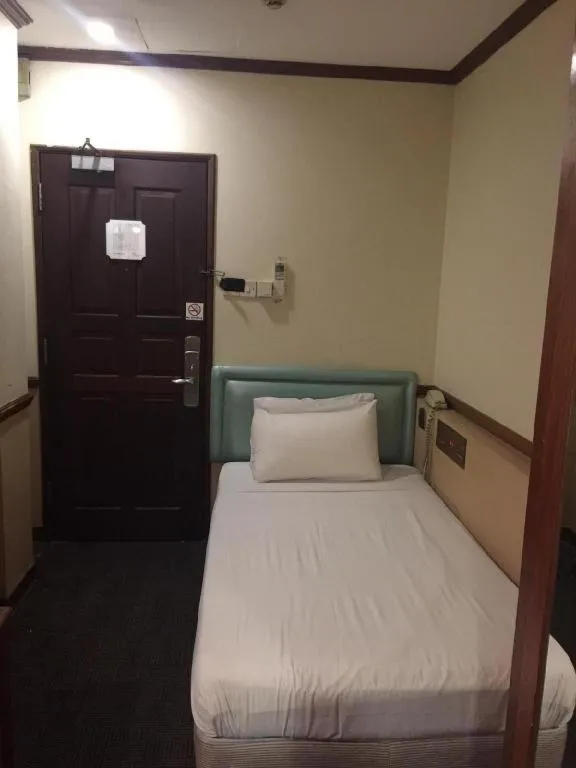 Bed in Four Chain View Hotel