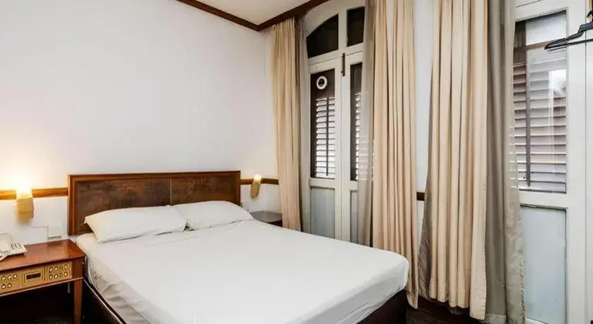 Bed in Four Chain View Hotel Bed in Four Chain View Hotel