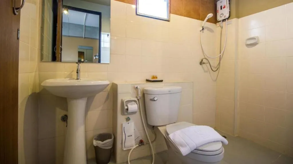 B2 Santitham (Wat Jed Yod) Boutique & Budget Hotel