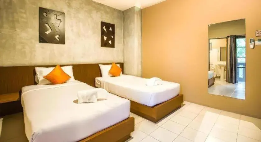 Bed in B2 Santitham (Wat Jed Yod) Boutique & Budget Hotel Bed in B2 Santitham (Wat Jed Yod) Boutique & Budget Hotel