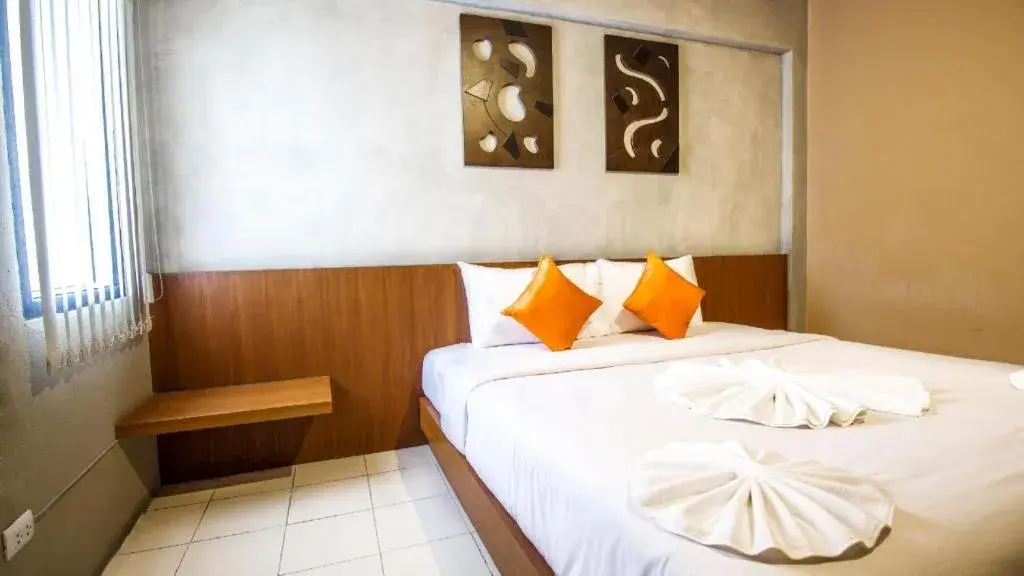 Bed in B2 Santitham (Wat Jed Yod) Boutique & Budget Hotel Bed in B2 Santitham (Wat Jed Yod) Boutique & Budget Hotel