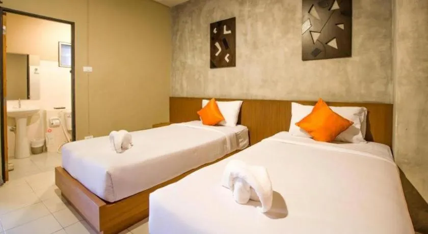 Bed in B2 Santitham (Wat Jed Yod) Boutique & Budget Hotel