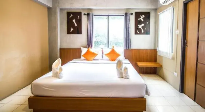 Bed in B2 Santitham (Wat Jed Yod) Boutique & Budget Hotel Bed in B2 Santitham (Wat Jed Yod) Boutique & Budget Hotel