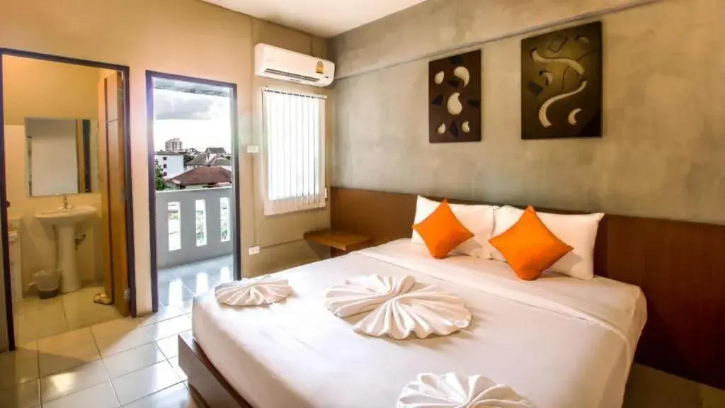 Bed in B2 Santitham (Wat Jed Yod) Boutique & Budget Hotel Bed in B2 Santitham (Wat Jed Yod) Boutique & Budget Hotel
