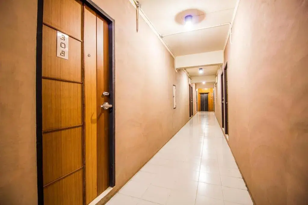 B2 Santitham (Wat Jed Yod) Boutique & Budget Hotel B2 Santitham (Wat Jed Yod) Boutique & Budget Hotel