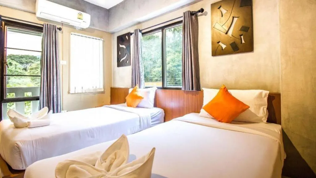 Bed in B2 Santitham (Wat Jed Yod) Boutique & Budget Hotel