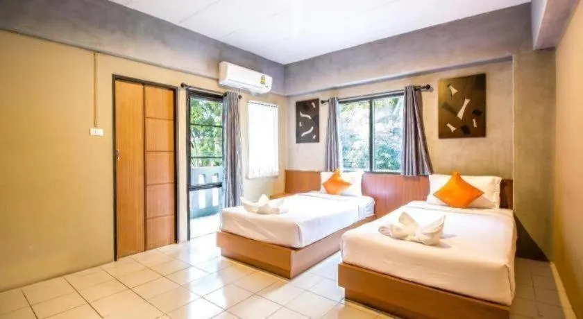 Bed in B2 Santitham (Wat Jed Yod) Boutique & Budget Hotel