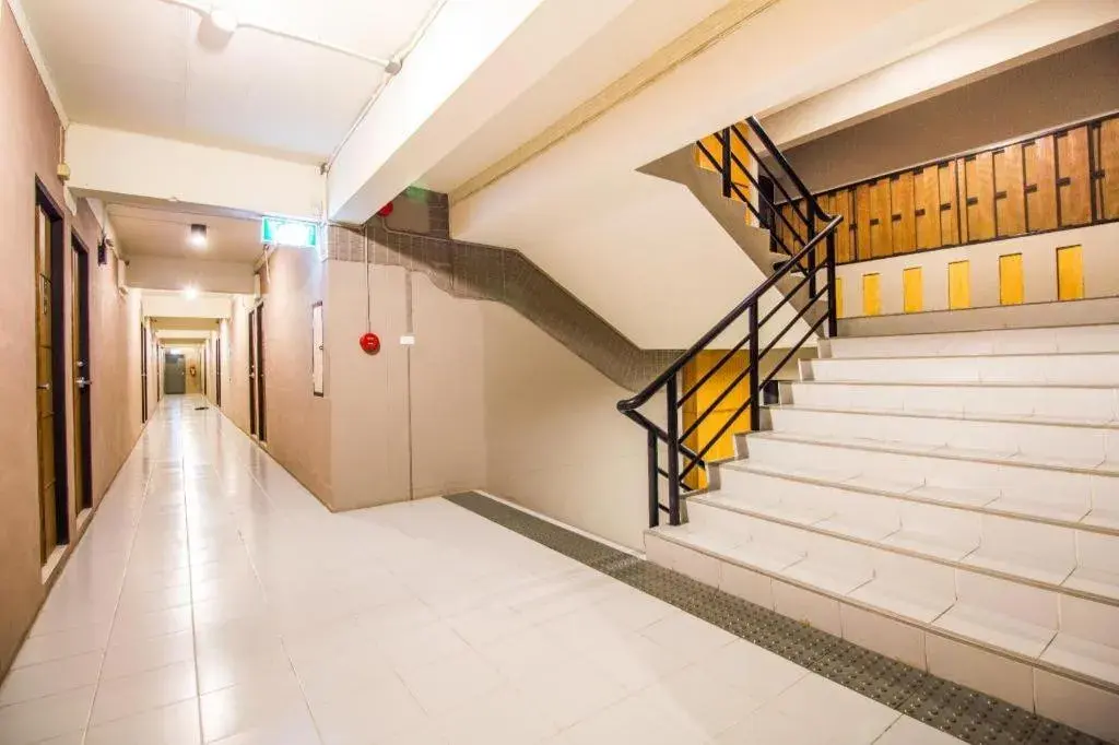 B2 Santitham (Wat Jed Yod) Boutique & Budget Hotel B2 Santitham (Wat Jed Yod) Boutique & Budget Hotel