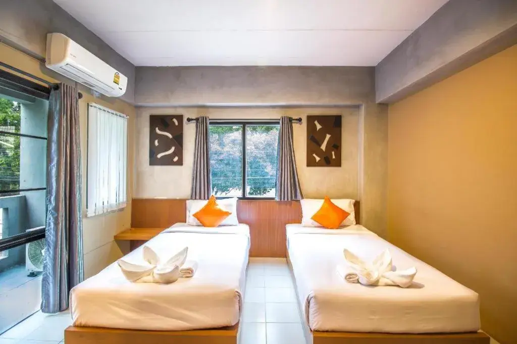 Bed in B2 Santitham (Wat Jed Yod) Boutique & Budget Hotel Bed in B2 Santitham (Wat Jed Yod) Boutique & Budget Hotel